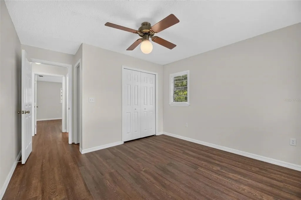 615 Thompson Road Lithia FL 33547
