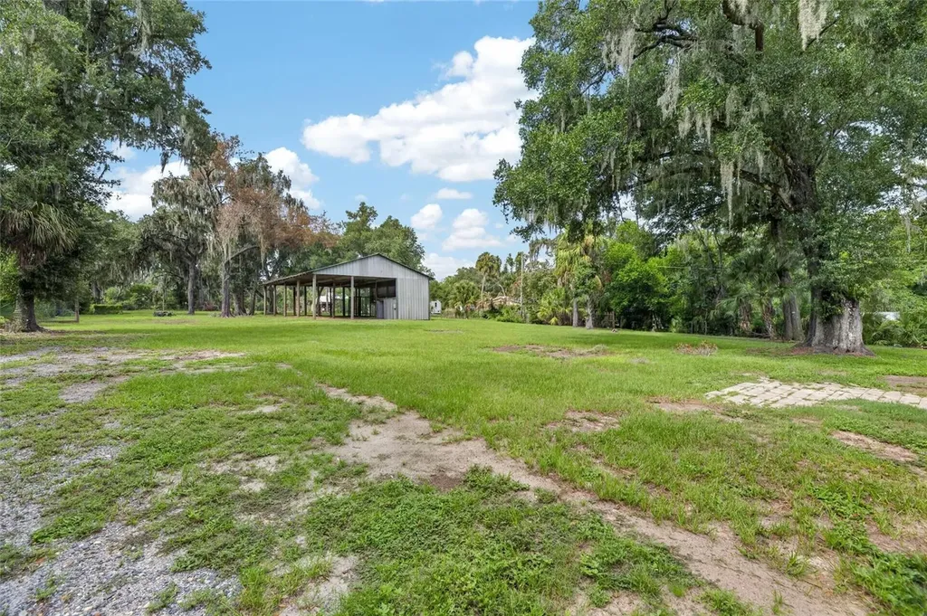 615 Thompson Road Lithia FL 33547