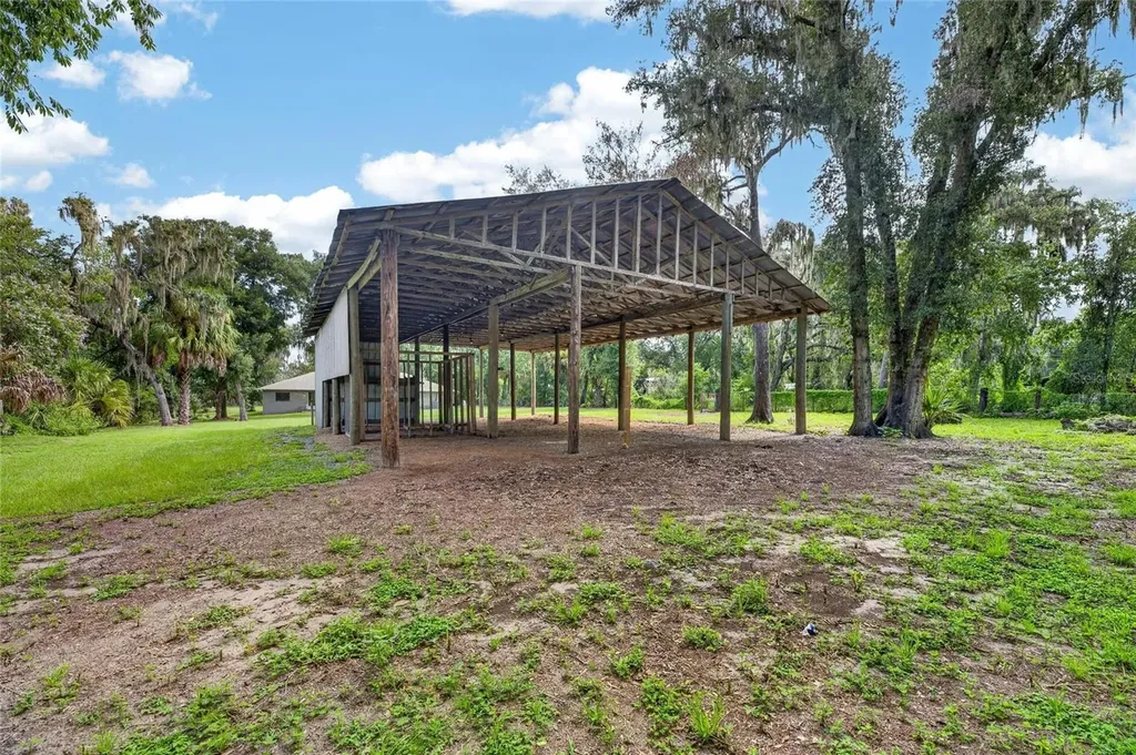 615 Thompson Road Lithia FL 33547