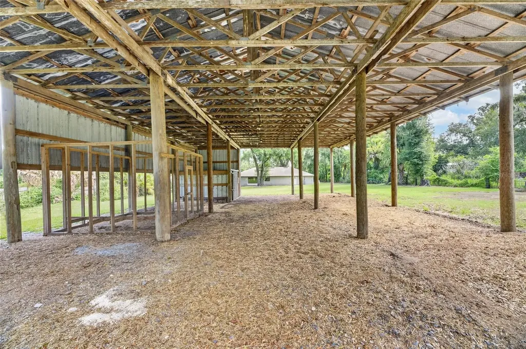 615 Thompson Road Lithia FL 33547
