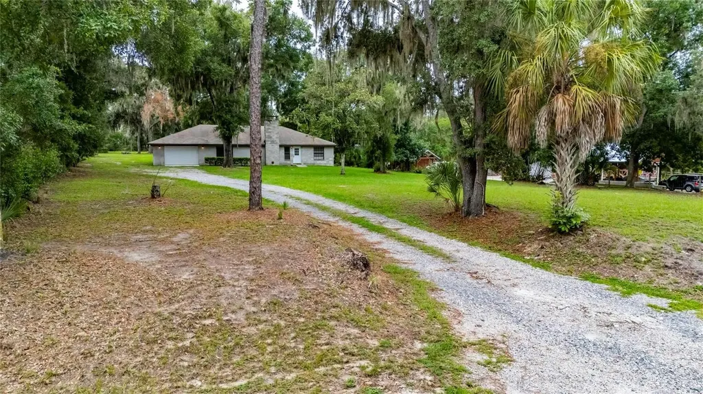 615 Thompson Road Lithia FL 33547