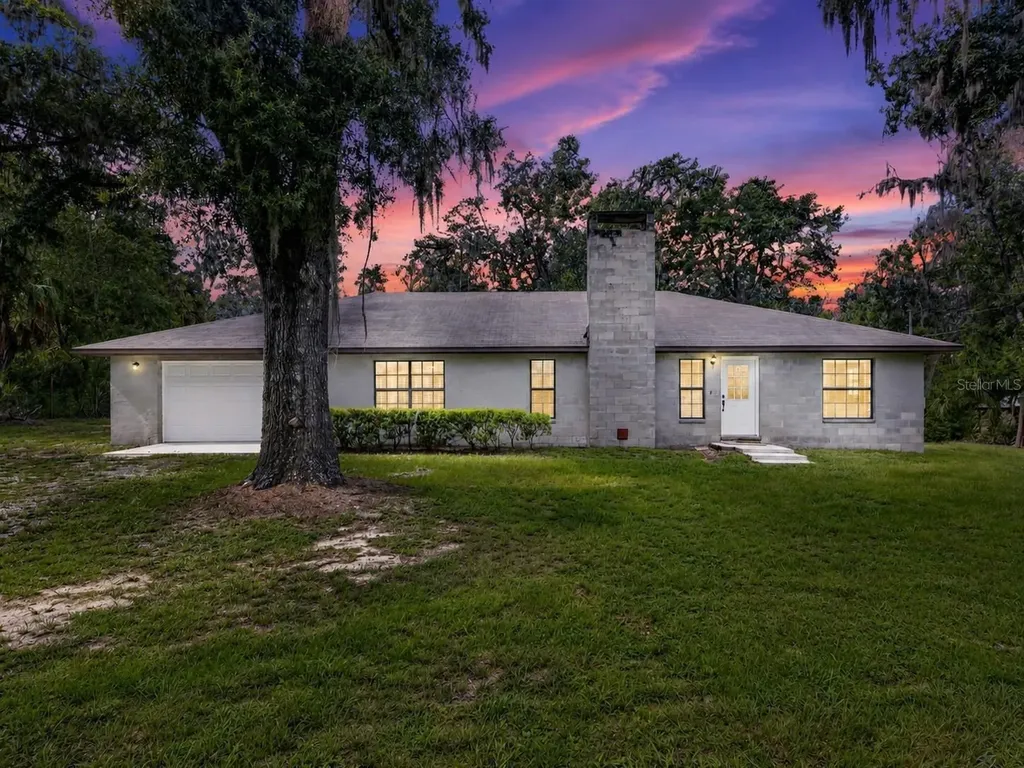 615 Thompson Road Lithia FL 33547