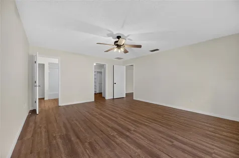615 Thompson Road Lithia FL 33547
