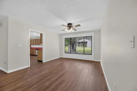 615 Thompson Road Lithia FL 33547