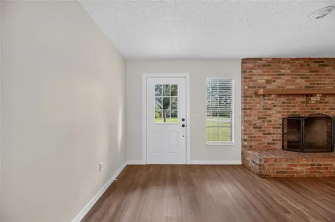 615 Thompson Road Lithia FL 33547