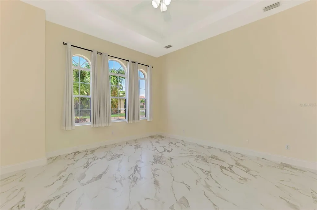 7803 33rd Street E Sarasota FL 34243