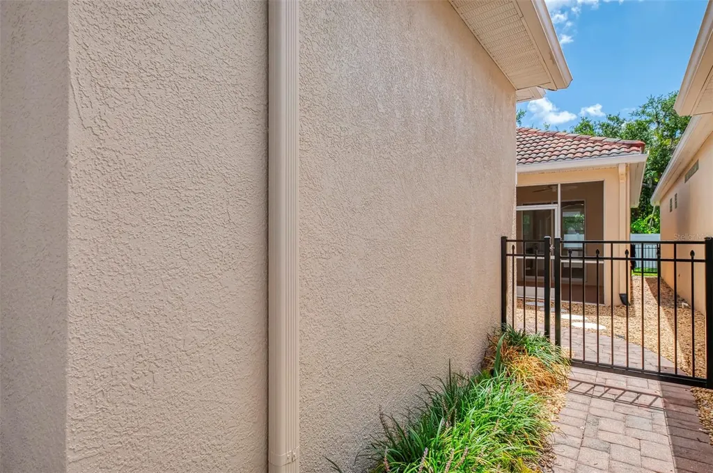 7803 33rd Street E Sarasota FL 34243