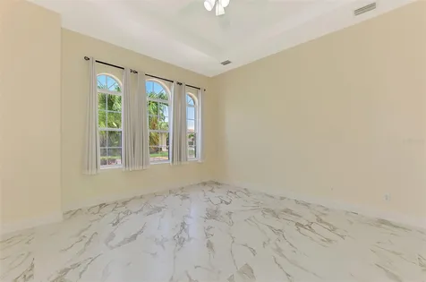 7803 33rd Street E Sarasota FL 34243