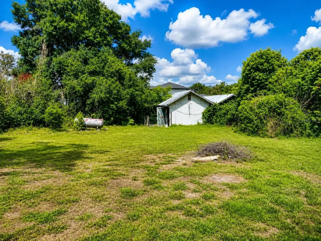 5011 Geiger Cemetery Road Zephyrhills FL 33541