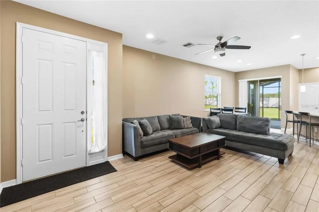2618 White Isle Lane Orlando FL 32825