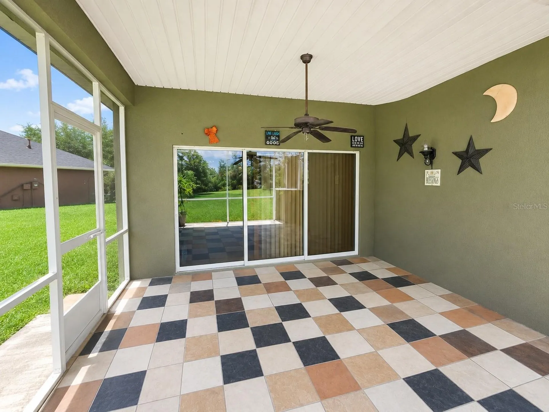 9305 Mandrake Court Tampa FL 33647