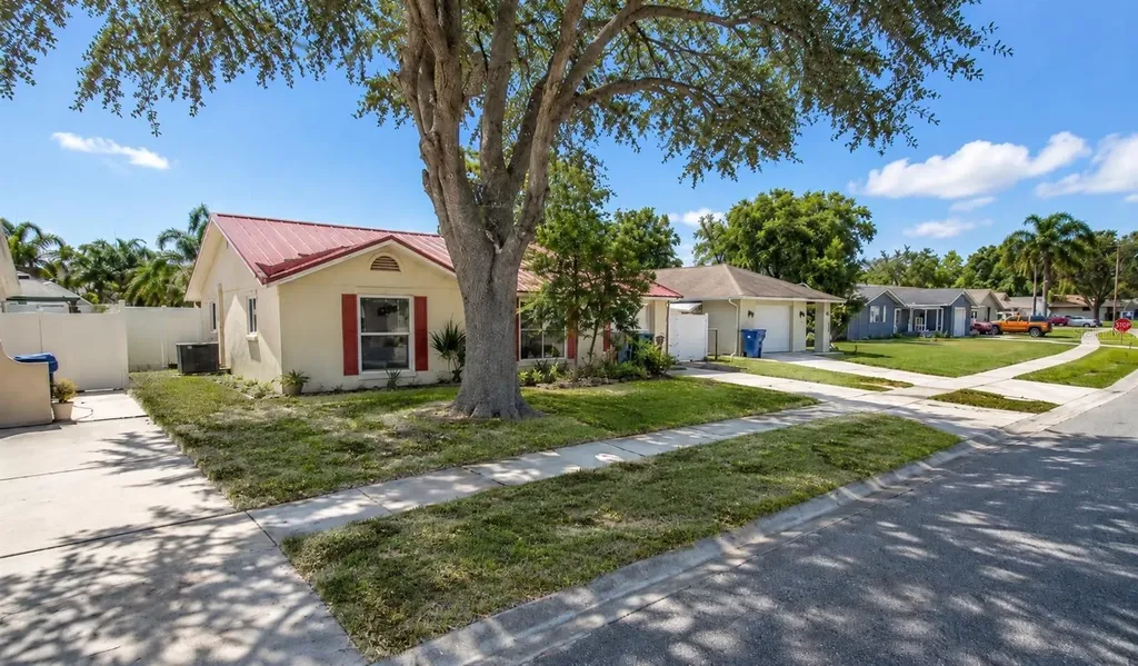 6834 Greenwich Avenue New Port Richey FL 34653