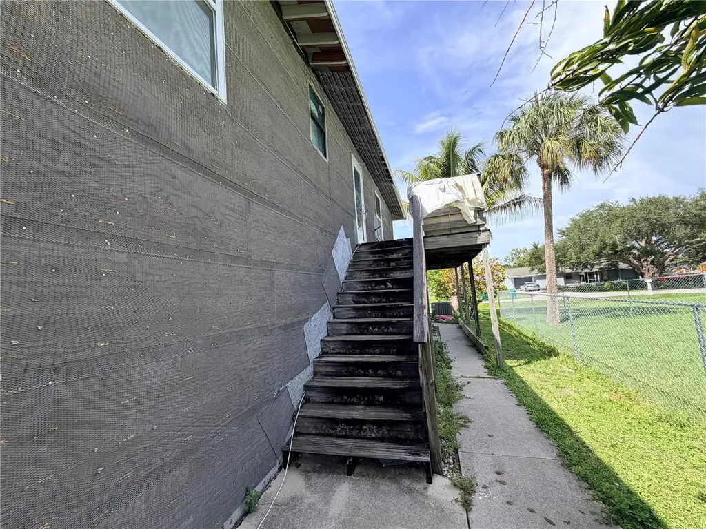 125 4th Street Naples FL 34113