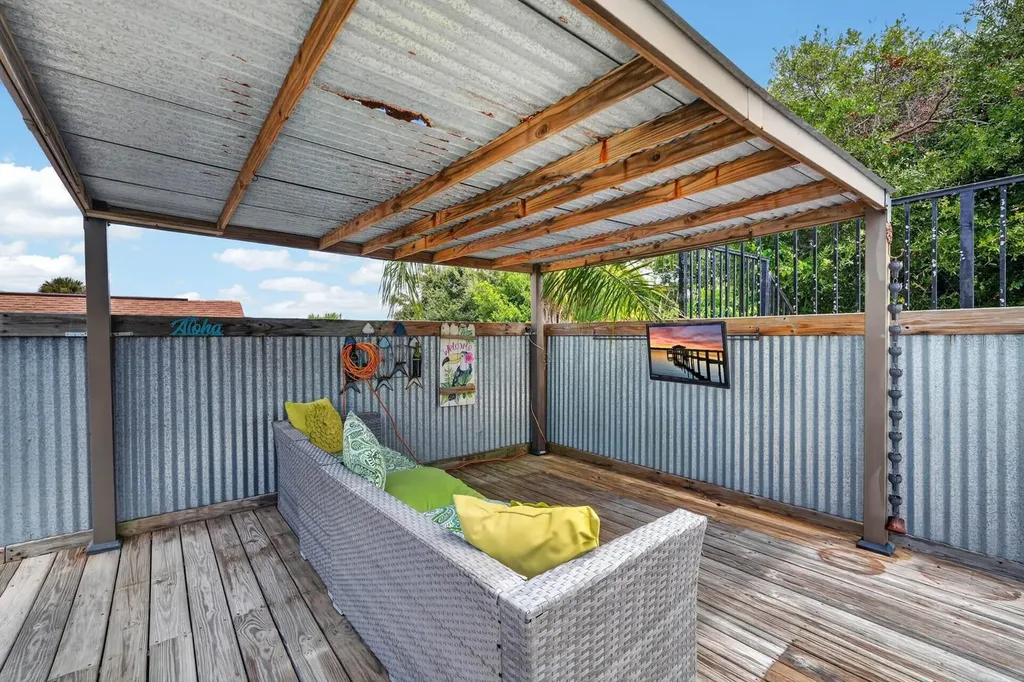 2071 S Peninsula Drive Daytona Beach FL 32118