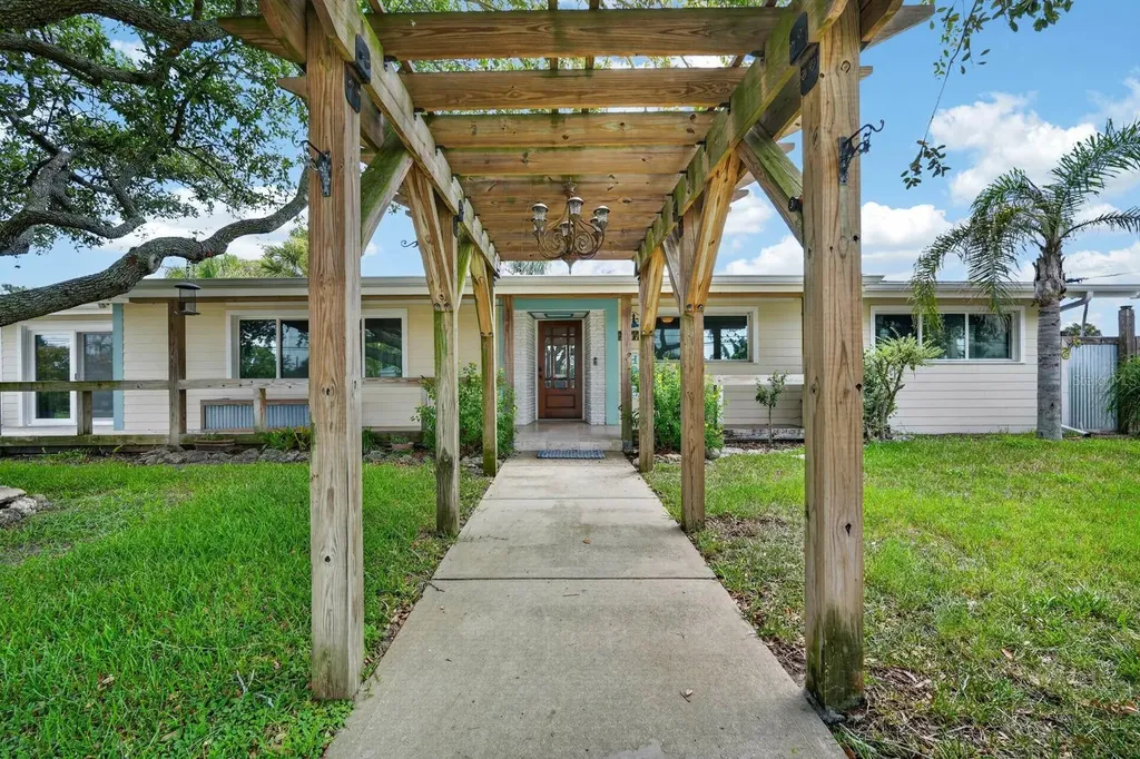 2071 S Peninsula Drive Daytona Beach FL 32118