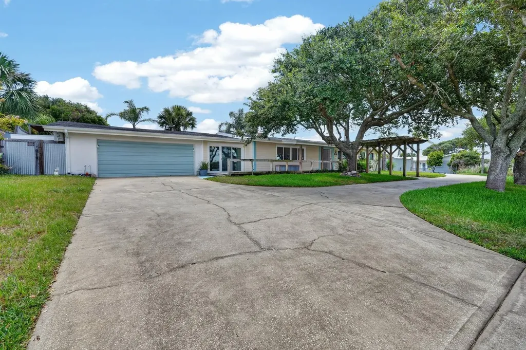 2071 S Peninsula Drive Daytona Beach FL 32118