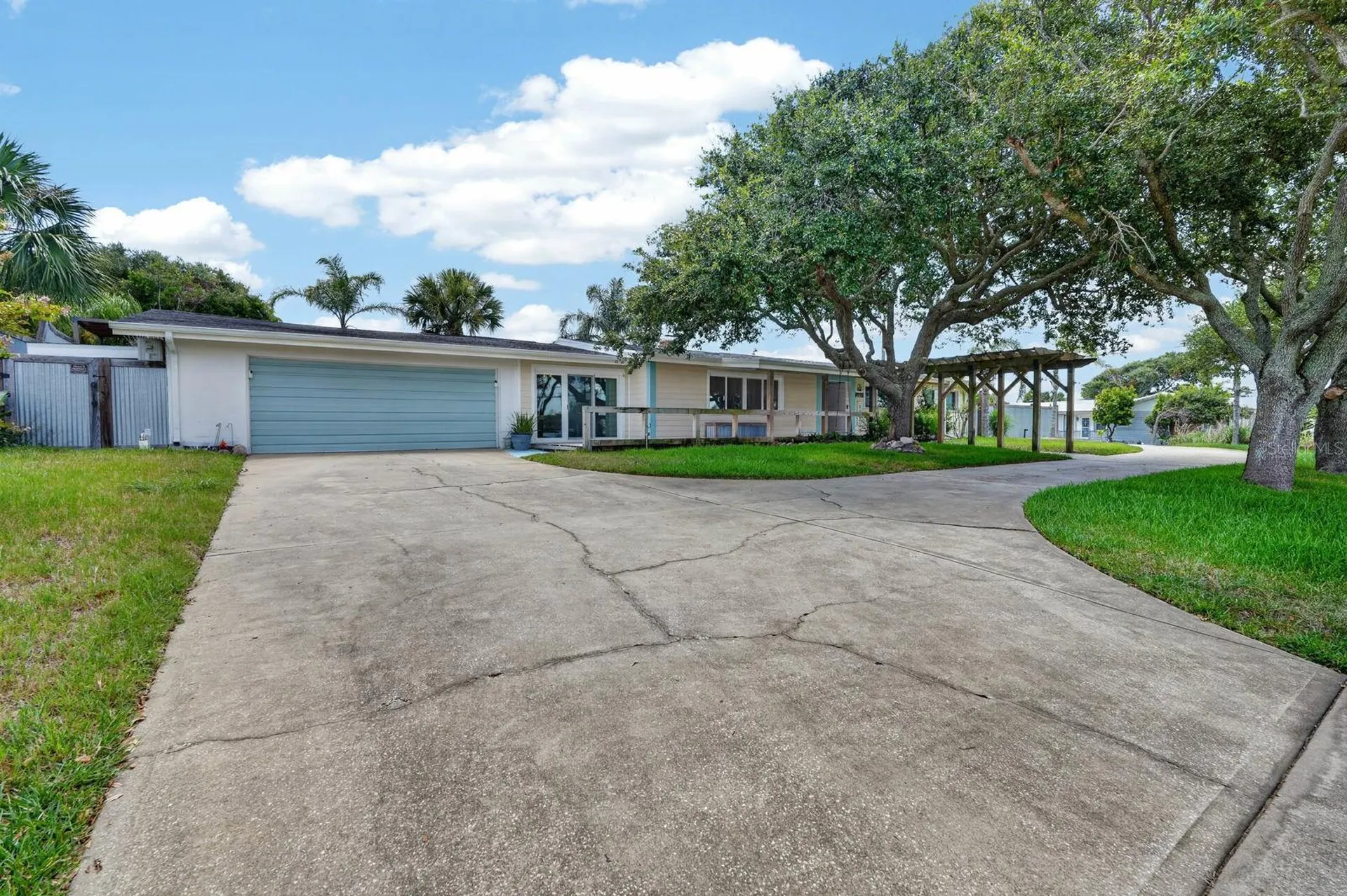 2071 S Peninsula Drive Daytona Beach FL 32118