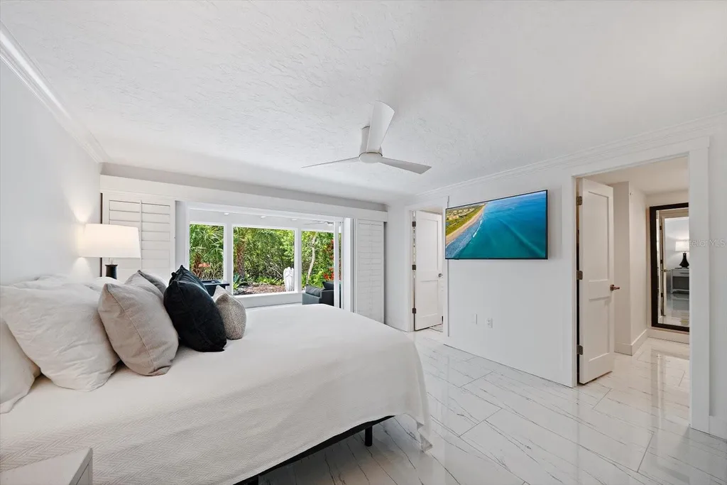 706 Spanish Drive S Longboat Key FL 34228