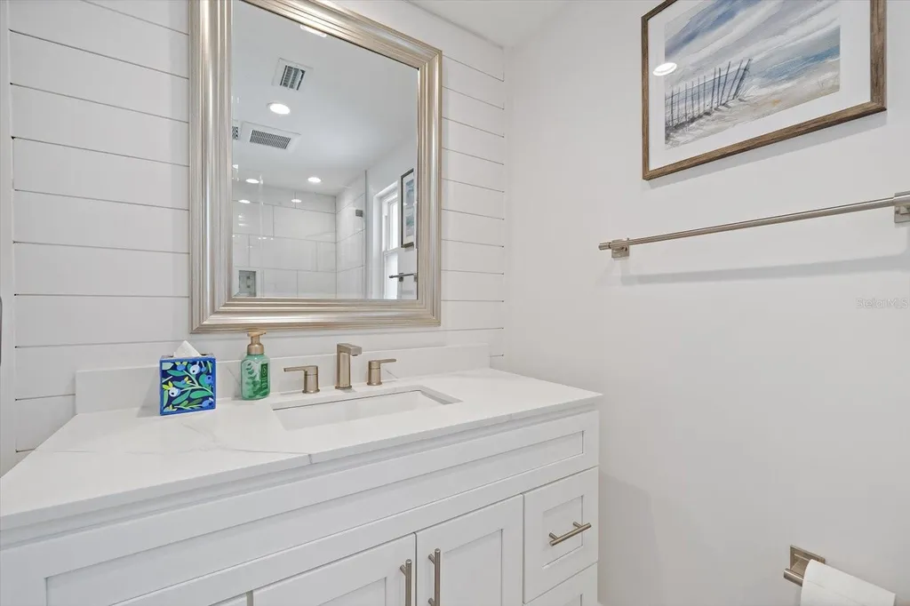 706 Spanish Drive S Longboat Key FL 34228