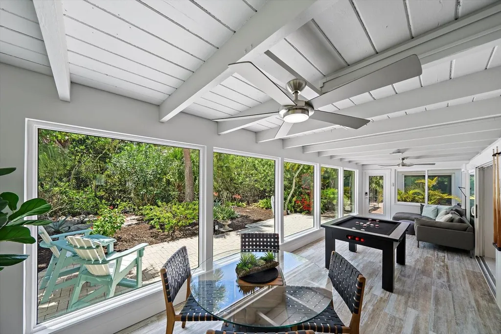 706 Spanish Drive S Longboat Key FL 34228