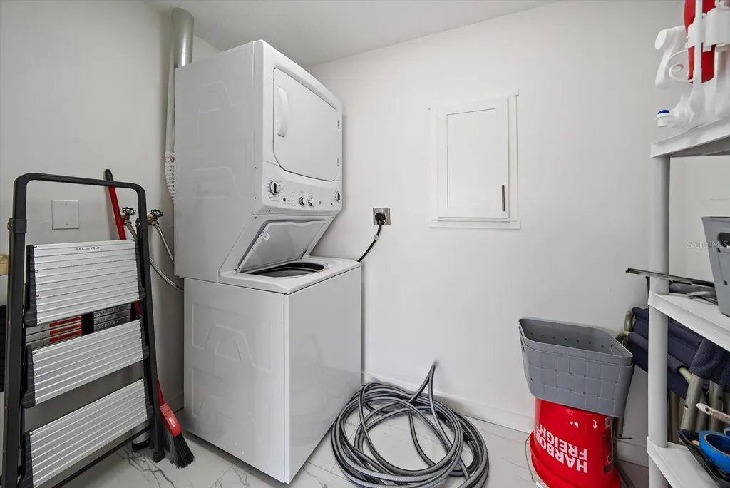 706 Spanish Drive S Longboat Key FL 34228