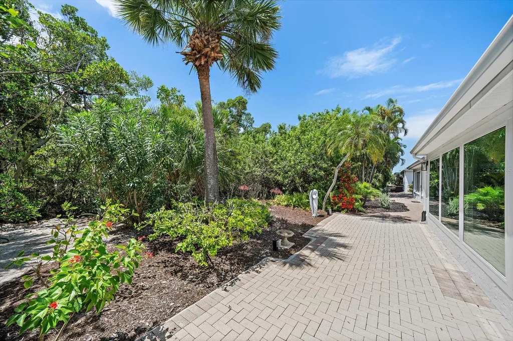 706 Spanish Drive S Longboat Key FL 34228
