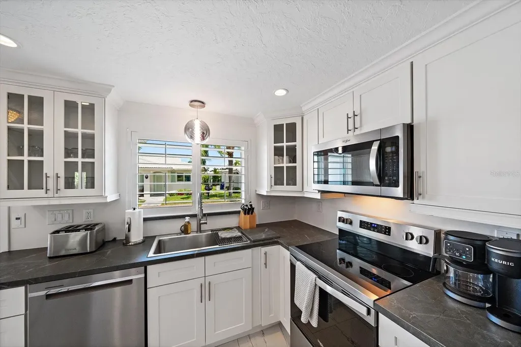 706 Spanish Drive S Longboat Key FL 34228