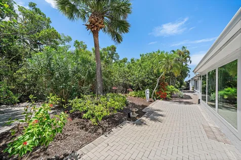 706 Spanish Drive S Longboat Key FL 34228