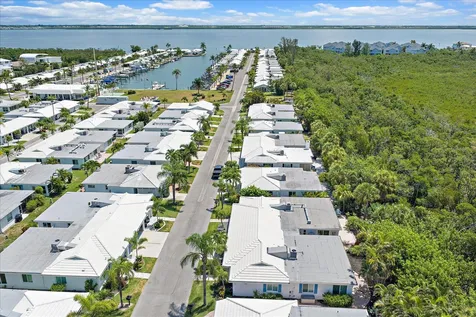 706 Spanish Drive S Longboat Key FL 34228