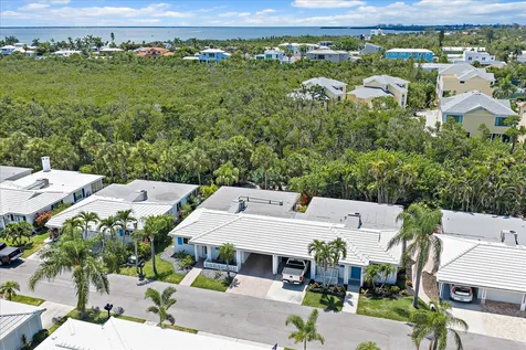 706 Spanish Drive S Longboat Key FL 34228