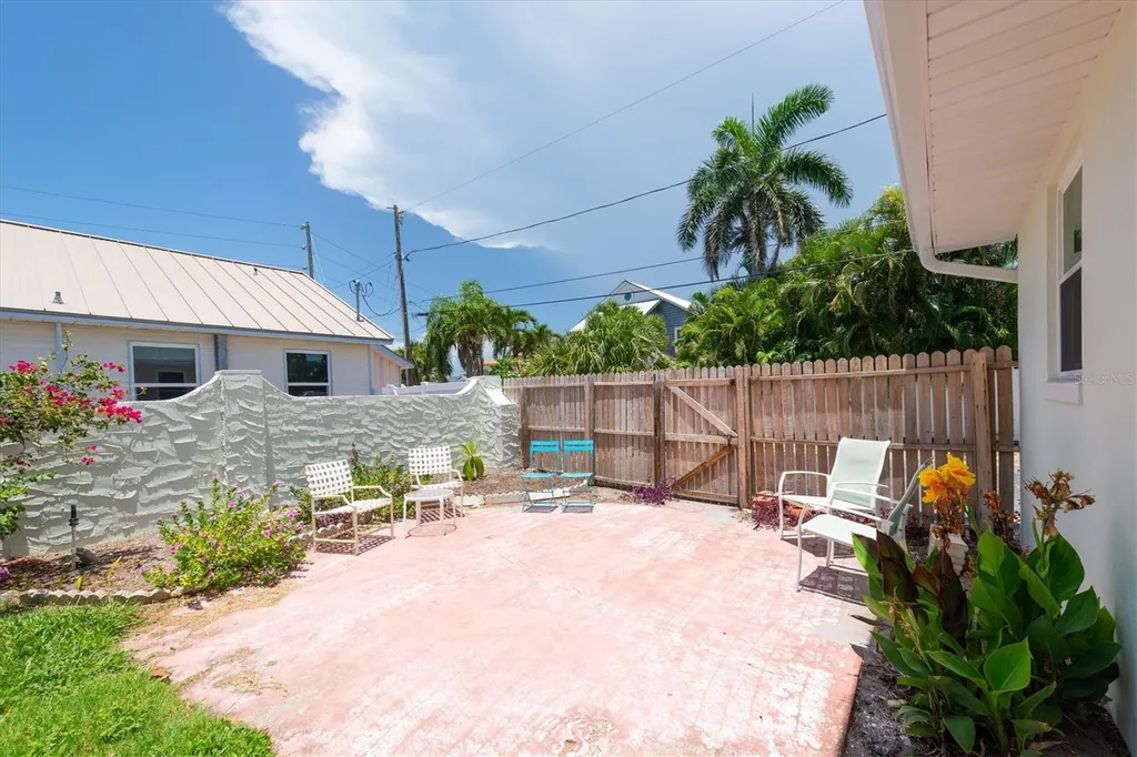 150 42nd Avenue St Pete Beach FL 33706