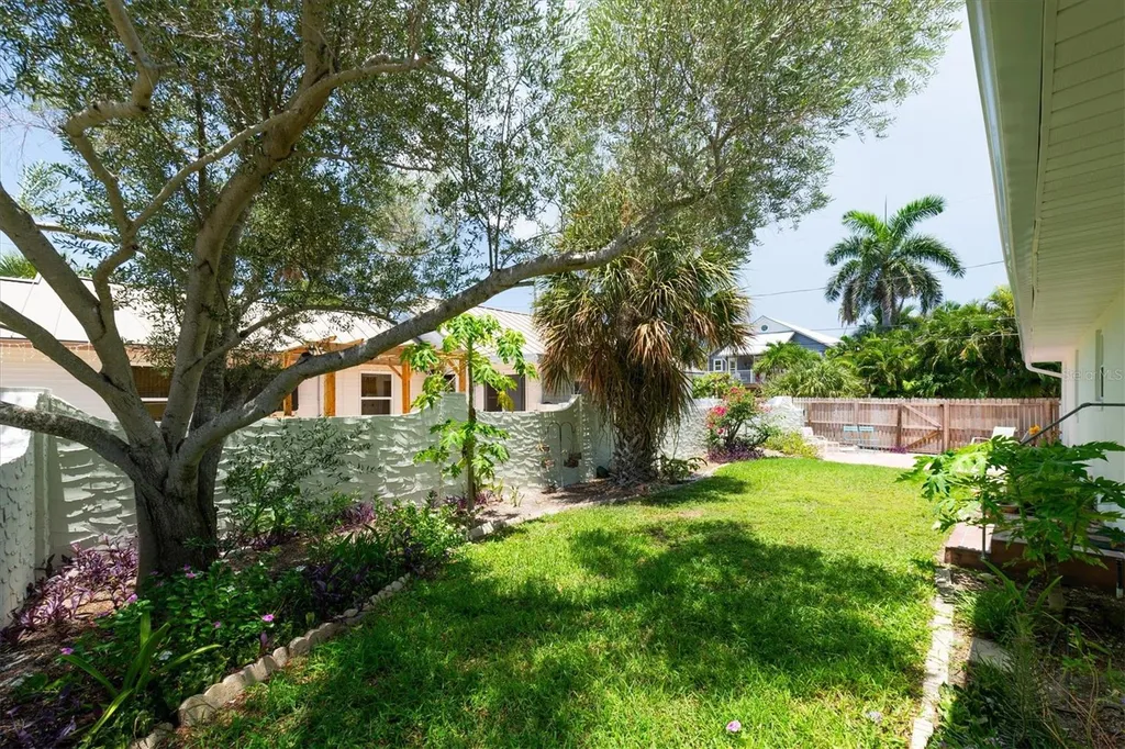 150 42nd Avenue St Pete Beach FL 33706