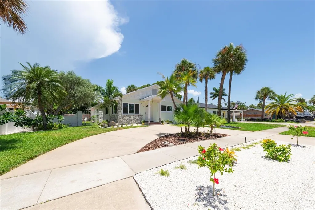 150 42nd Avenue St Pete Beach FL 33706