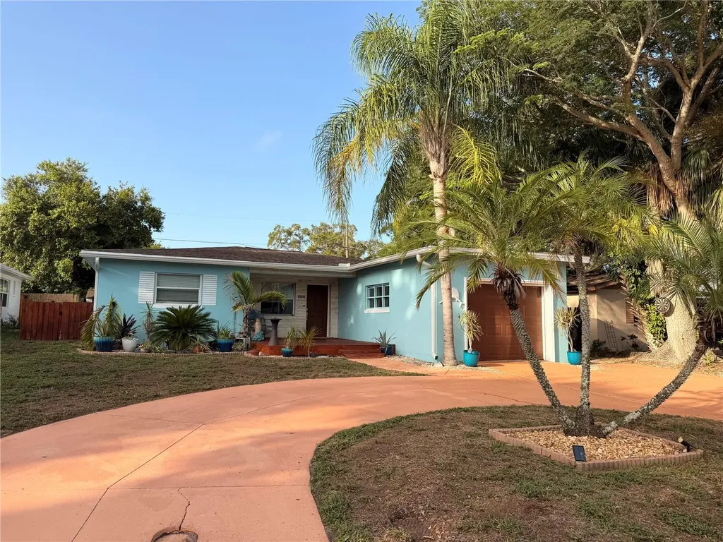8328 41st Avenue N St Petersburg FL 33709