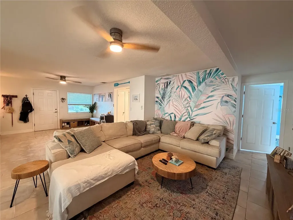 8328 41st Avenue N St Petersburg FL 33709