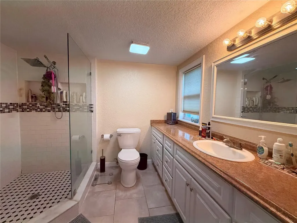 8328 41st Avenue N St Petersburg FL 33709