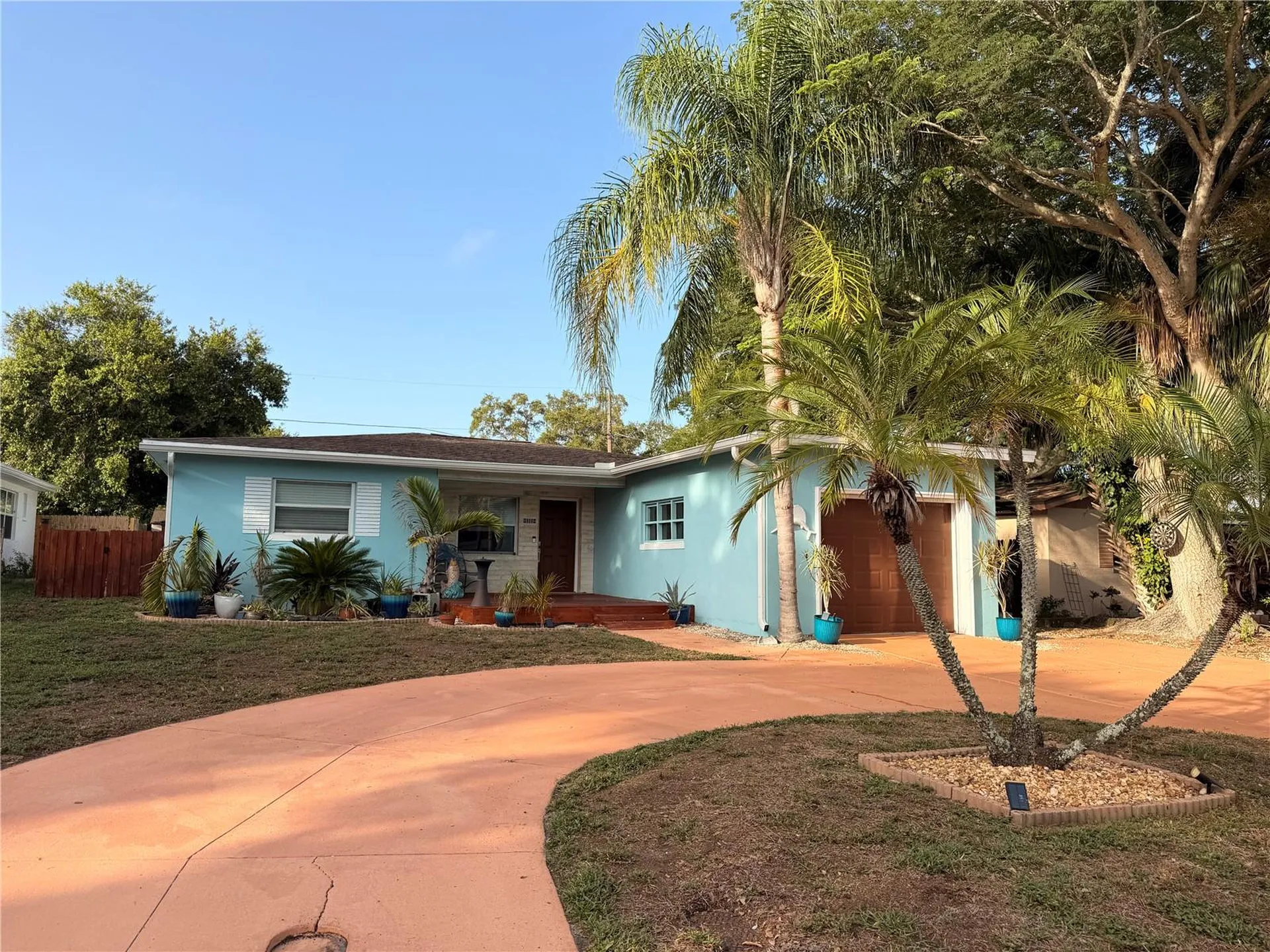 8328 41st Avenue N St Petersburg FL 33709