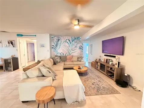 8328 41st Avenue N St Petersburg FL 33709