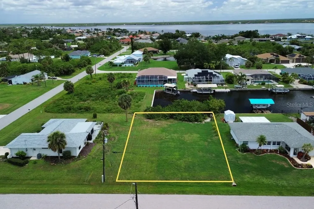 12350 Quinlan Avenue Port Charlotte FL 33981
