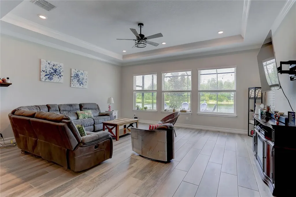 18014 Woodland View Drive Lutz FL 33548