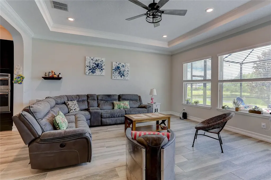 18014 Woodland View Drive Lutz FL 33548