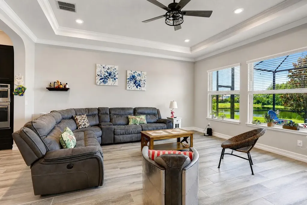 18014 Woodland View Drive Lutz FL 33548
