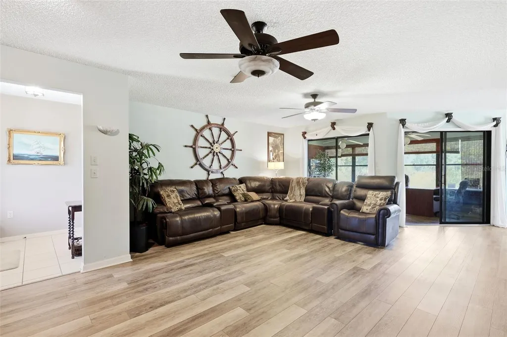 26638 E Cove Drive Tavares FL 32778