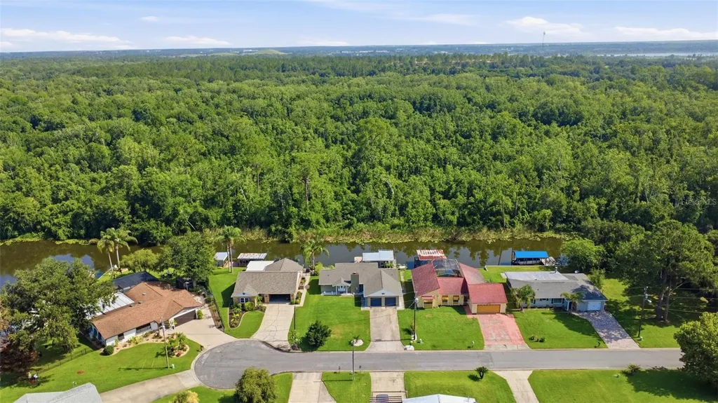 26638 E Cove Drive Tavares FL 32778