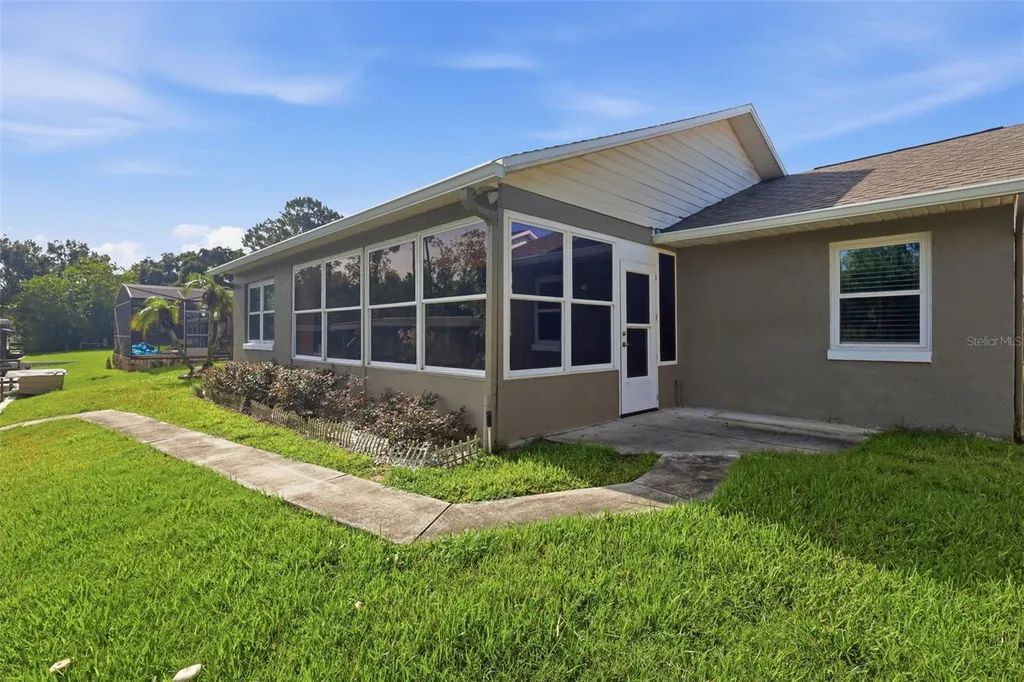 26638 E Cove Drive Tavares FL 32778