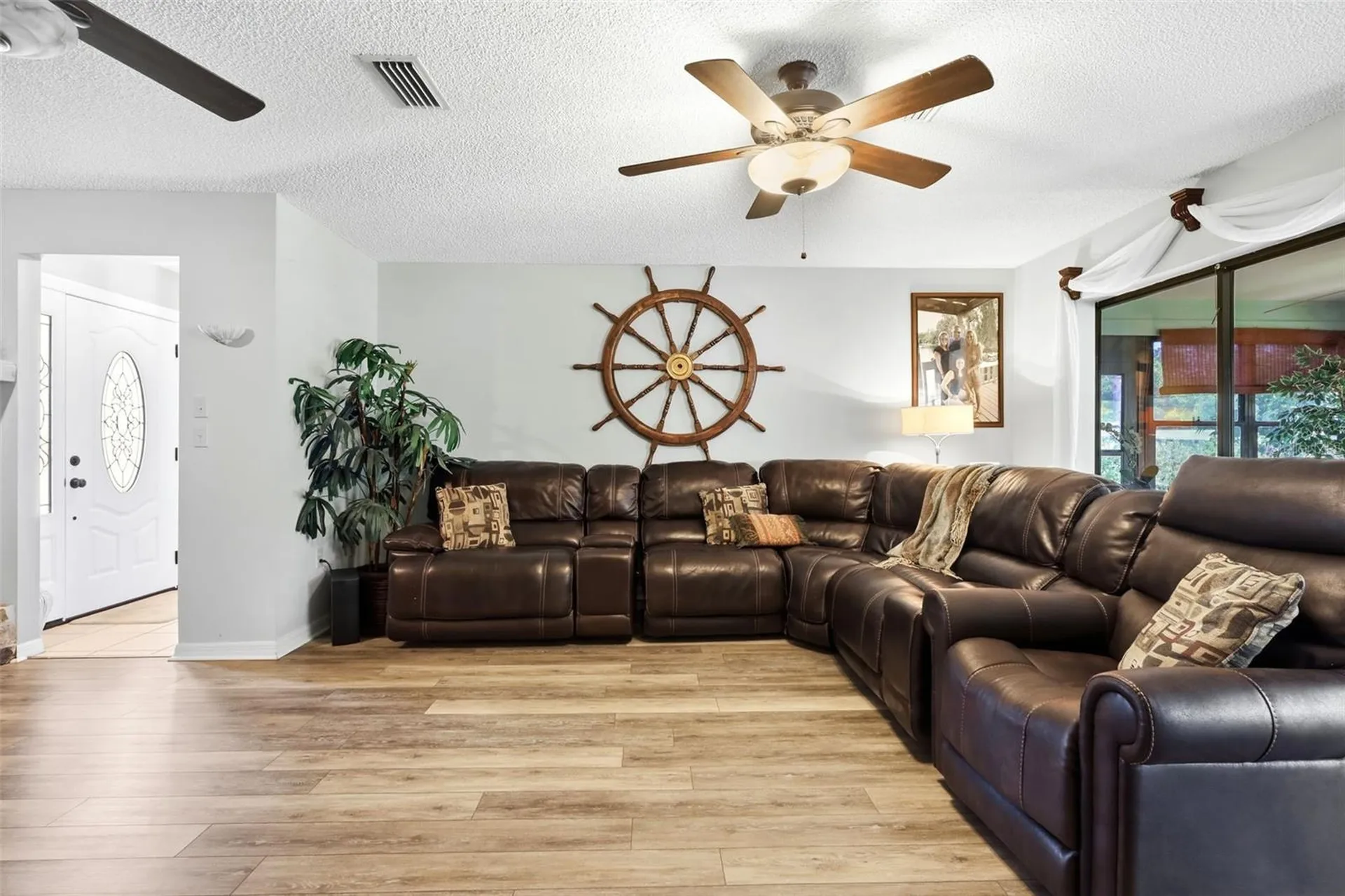 26638 E Cove Drive Tavares FL 32778