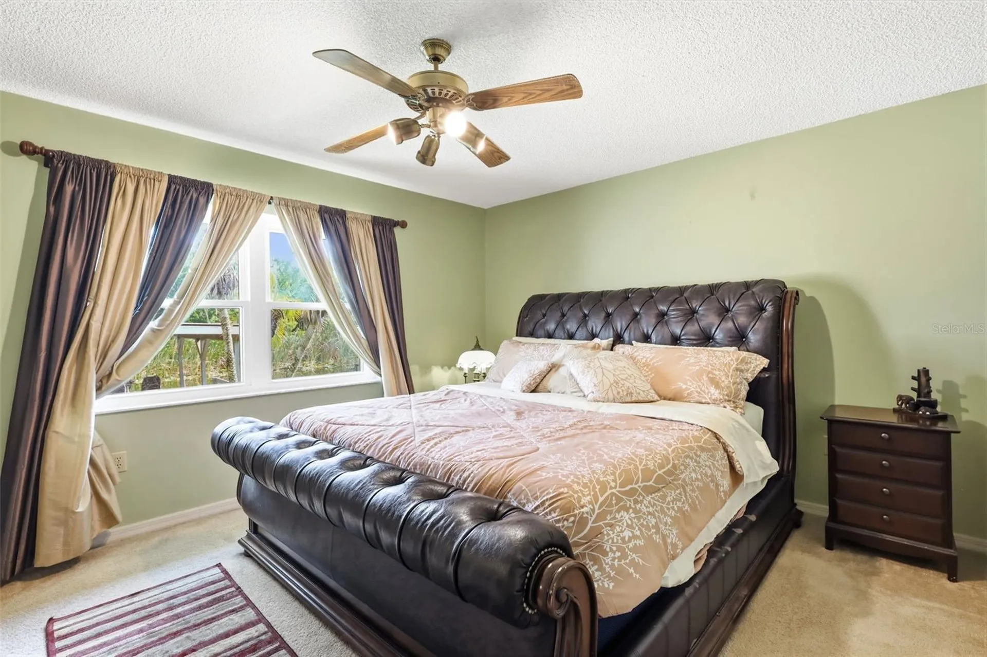26638 E Cove Drive Tavares FL 32778