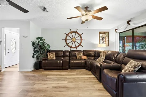 26638 E Cove Drive Tavares FL 32778