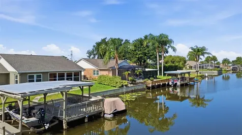 26638 E Cove Drive Tavares FL 32778
