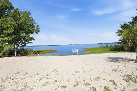 26638 E Cove Drive Tavares FL 32778
